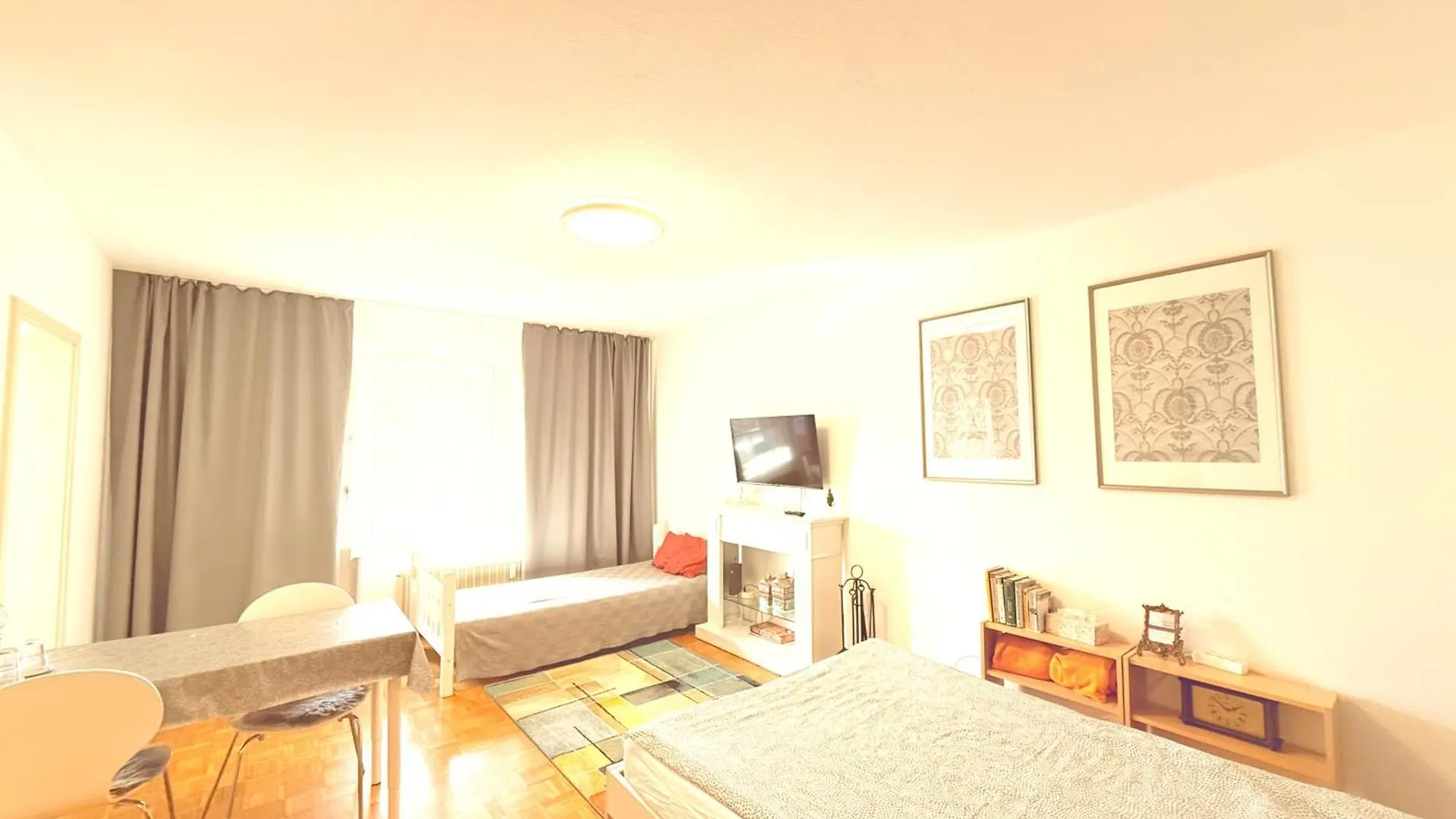 #Welcometomesselaatzen#Twobedroomapartment&Balcony Hannover Almanya